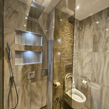 страхотен тристаен анжелика Apartman